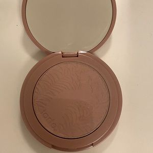 Tarte blush